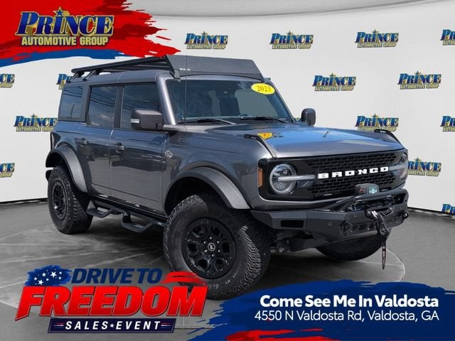 2023 Ford Bronco Base in Gray — front three-quarter view