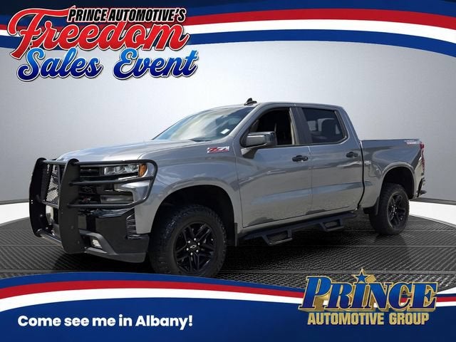 2021 Chevrolet Silverado 1500 LT Trail Boss in Satin Steel Metallic — front three-quarter view