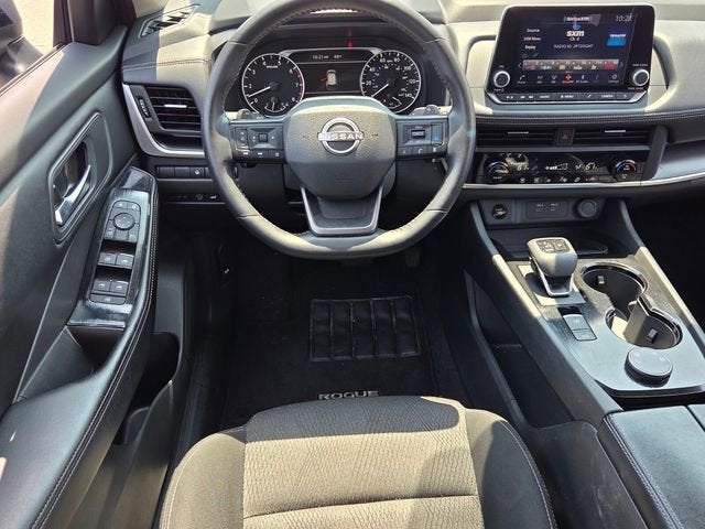 2025 Nissan Rogue — detail view